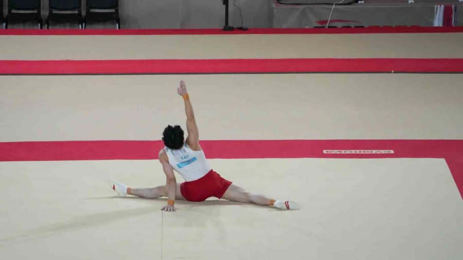 Niğdeli Cimnastikçiler Dünya Kupası Heyecanını Yerinde Yaşadı