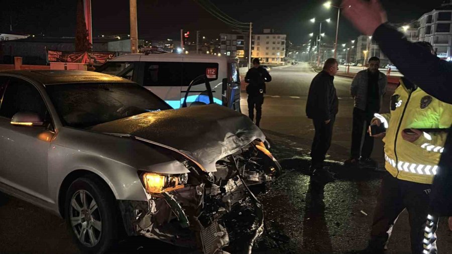 Aksaray’da Kuzenler Çarpıştı: 1 Yaralı