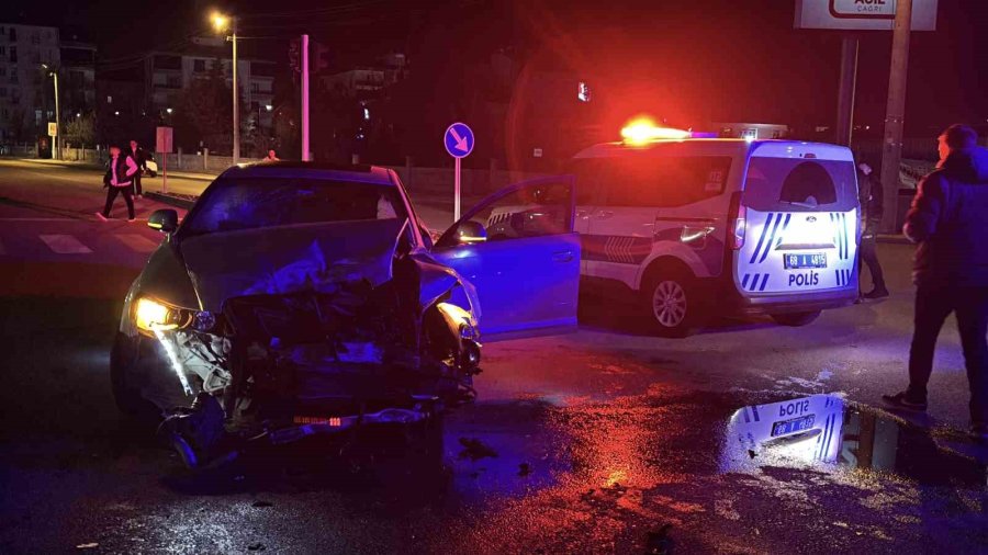 Aksaray’da Kuzenler Çarpıştı: 1 Yaralı