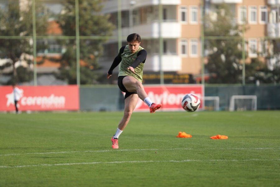 Alanyaspor, Kocaelispor Maçı Hazırlıklarını Tamamladı