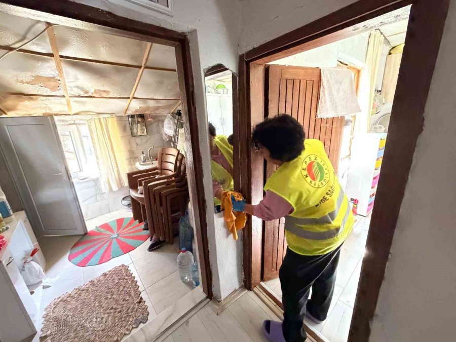 Kepez’den Şehit Ve Gazi Evlerinde Bayram Temizliği