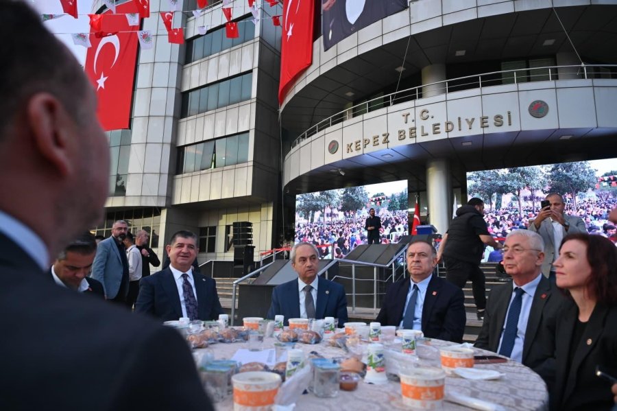 Kepez’den Kadir Gecesi’nde 5 Bin Kişilik Birlik Sofrası