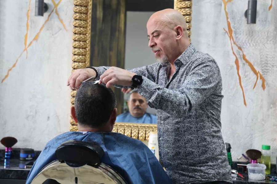 Konya’da Berberlerde Gün Boyu Bayram Yoğunluğu