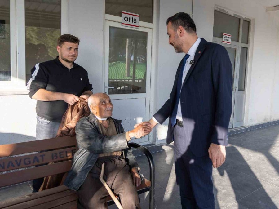 Manavgat Belediyesi’nden Kırsal Mahallelerde Bayram Öncesi Ücretsiz Kuaför Hizmeti