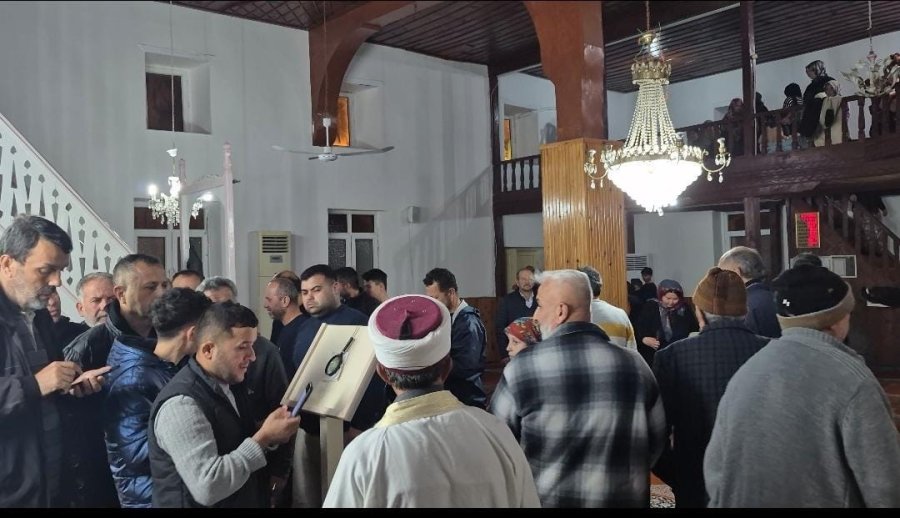 Anamur’da Kadir Gecesinde Sakal-ı Şerif Ziyarete Açıldı