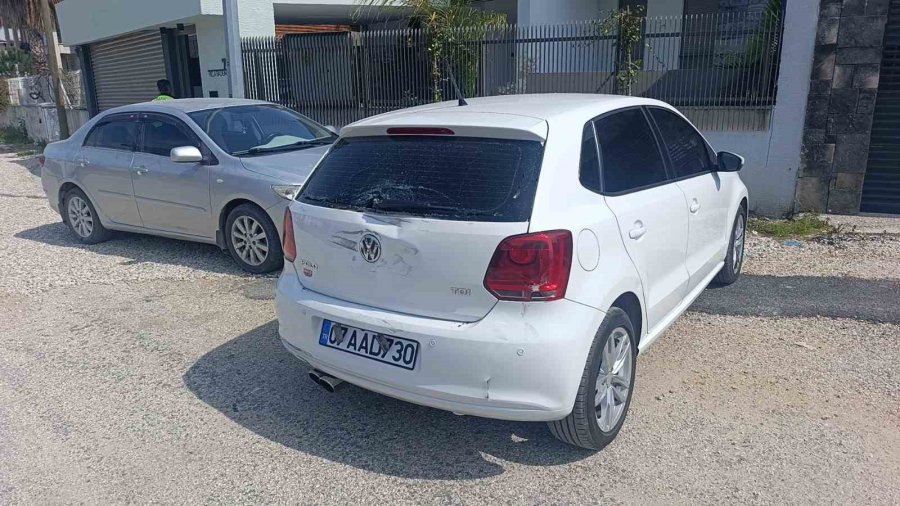 Park Halindeki Otomobil Yola Çıkarken Elektrikli Bisiklete Çarptı