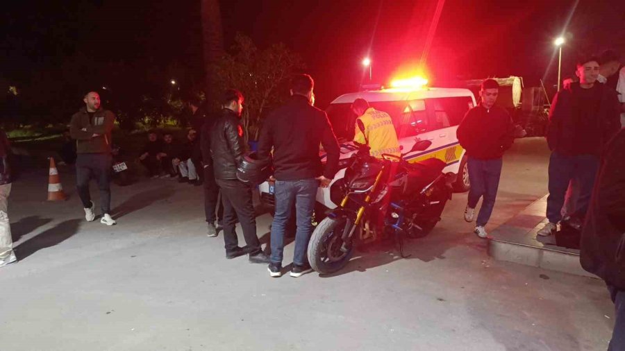 Antalya’da Plakasız Ve Abartı Egzozlu Motosiklete 62 Bin Tl Ceza Kesildi