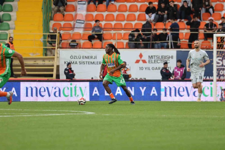 Trendyol Süper Lig: Corendon Alanyaspor: 5 - Kocaelispor: 0 (maç Sonucu)
