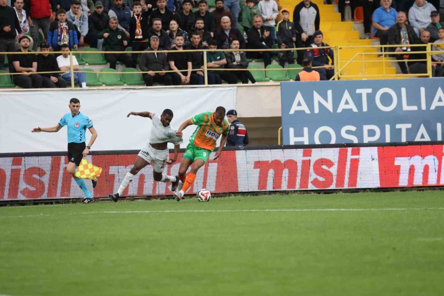 Trendyol Süper Lig: Corendon Alanyaspor: 5 - Kocaelispor: 0 (maç Sonucu)