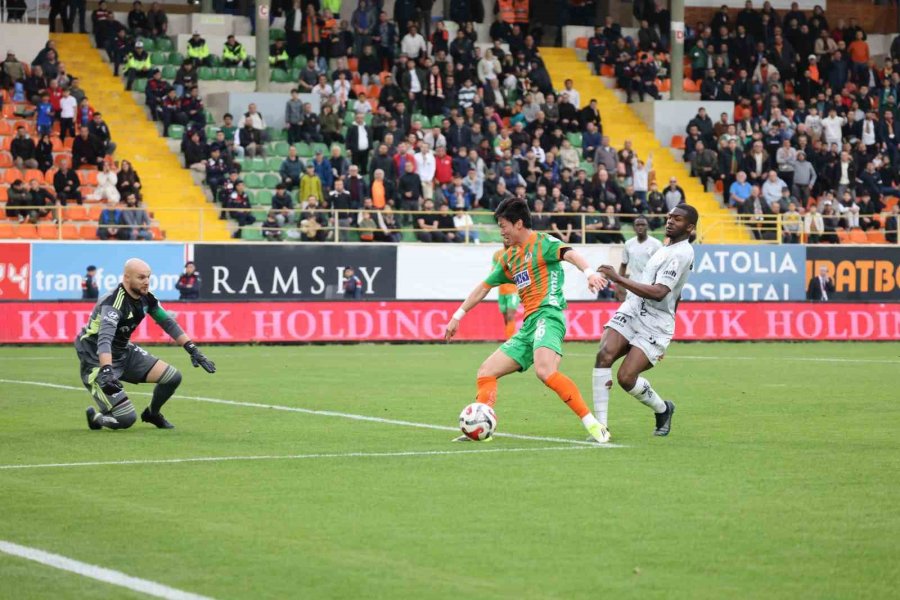 Trendyol Süper Lig: Corendon Alanyaspor: 5 - Kocaelispor: 0 (maç Sonucu)