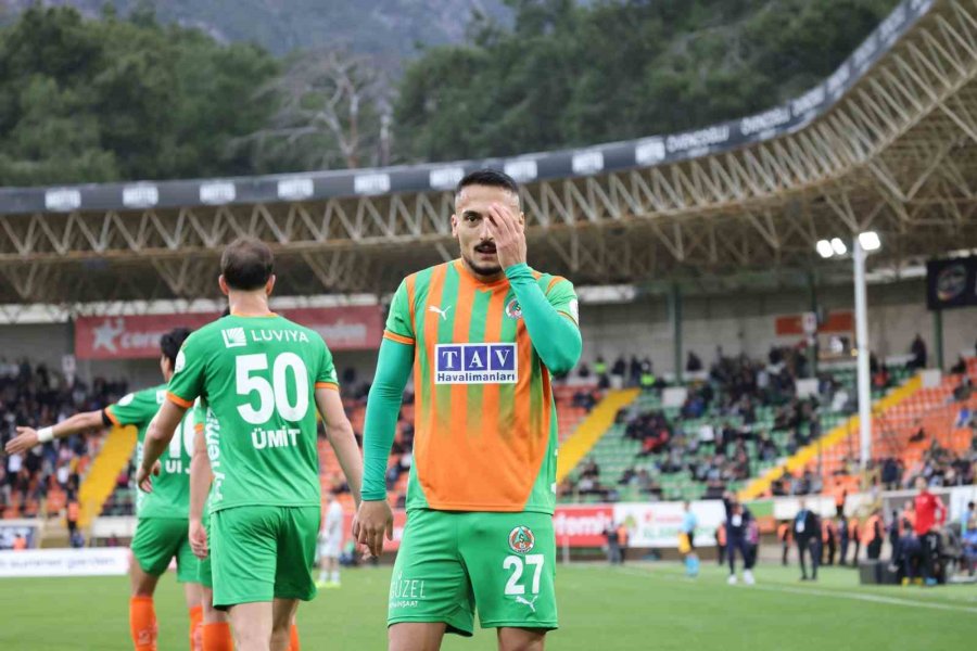 Trendyol Süper Lig: Corendon Alanyaspor: 5 - Kocaelispor: 0 (maç Sonucu)