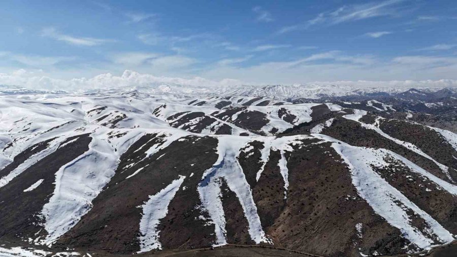 Toroslar’da Kar Güzelliği Havadan Görüntülendi