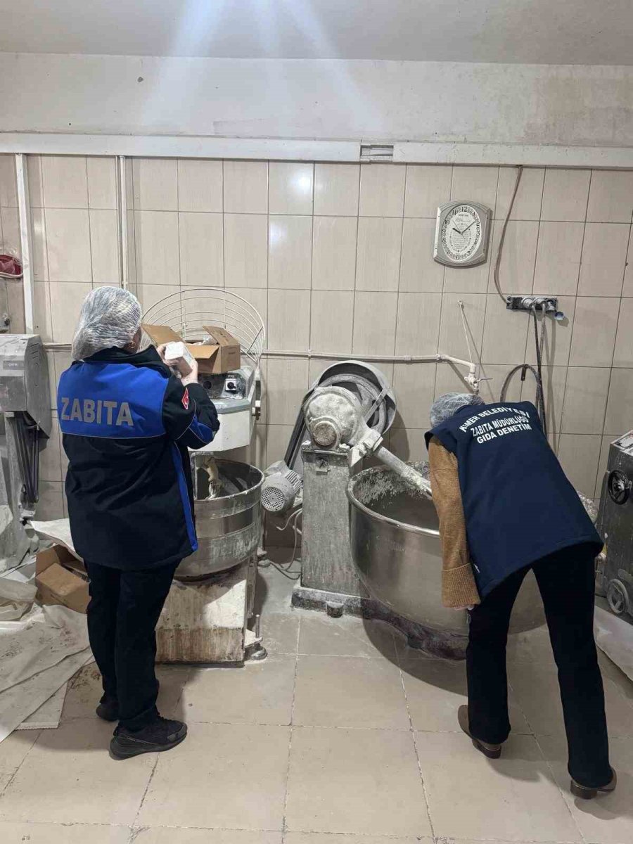 Kemer’de Bayram Öncesi Market, Fırın Ve Pastanelere Sıkı Denetim