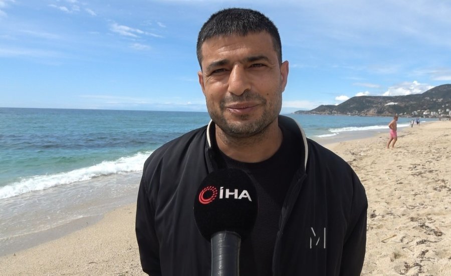 Alanya’da Bayram Arifesinde Hava Sıcaklığı 20 Dereceye Ulaştı, Tatilciler Soluğu Sahilde Aldı