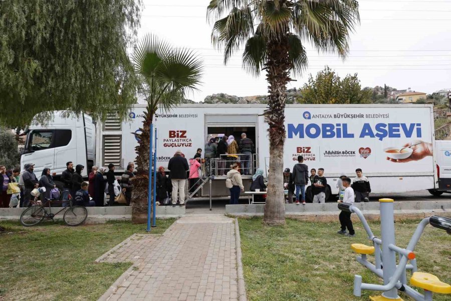 Antalya Büyükşehir Belediyesi’nin Ramazan Etkinlikleri Yoğun İlgi Gördü