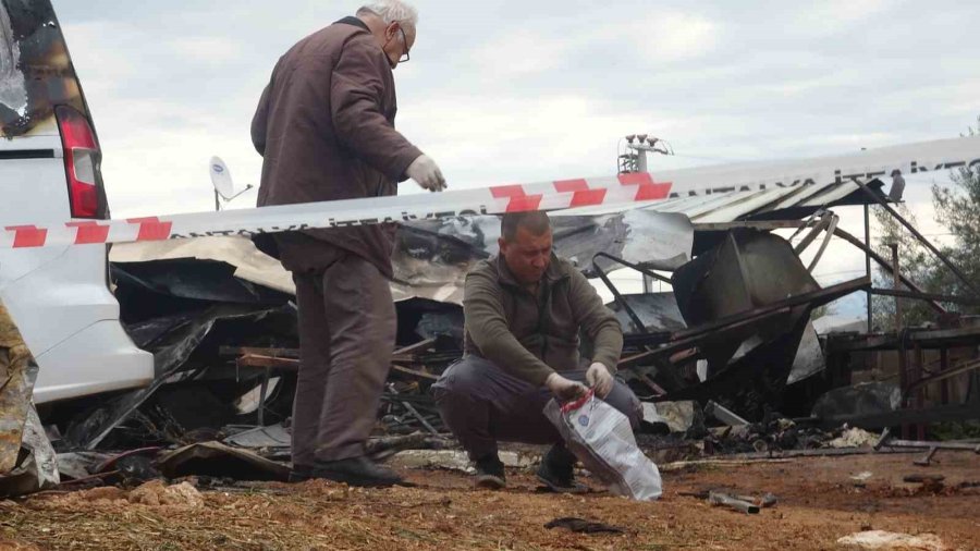Antalya’da Yangın Faciası Sera İşçisi Anne Ve 5 Çocuğu Hayatını Kaybetti