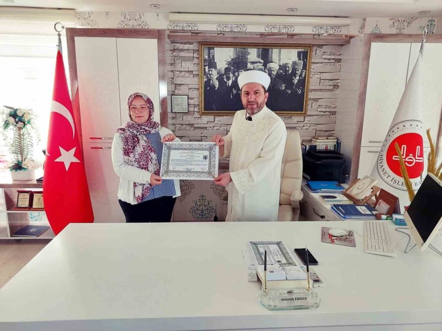 Alman Kadın Kelime-i Şehadet Getirerek Müslüman Oldu