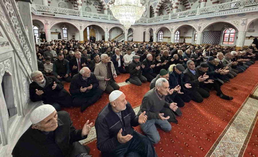 Kulu’da Bayram Namazı Coşkusu