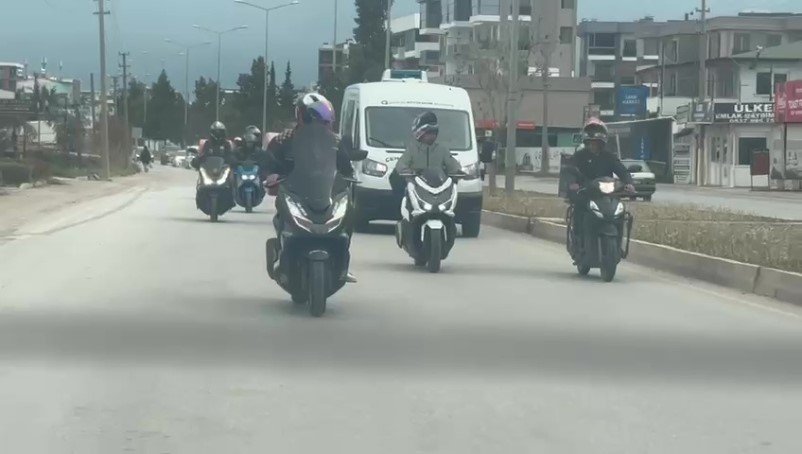 Motokurye Feci Kazada Hayatını Kaybetti, Son Yolculuğuna Meslektaşları Konvoyla Uğurladı