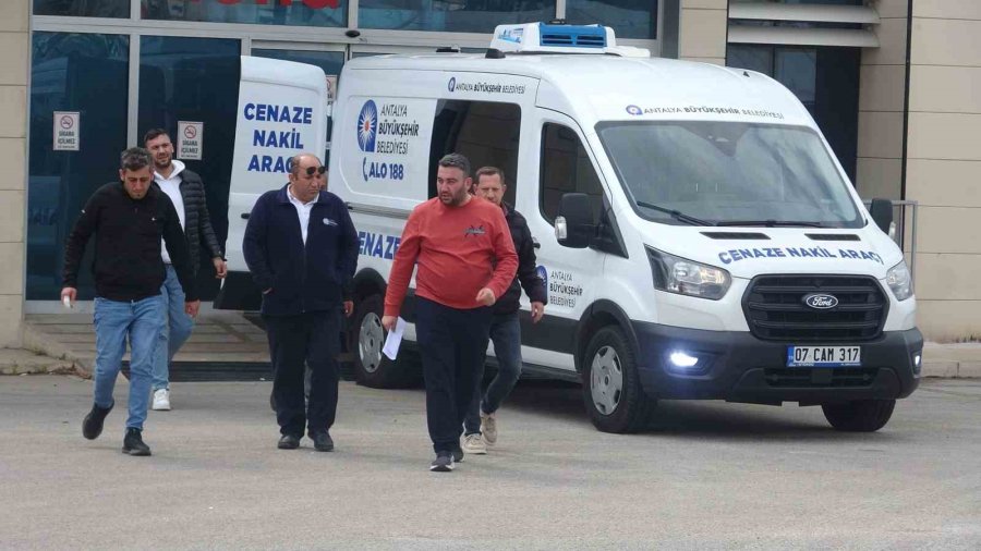 Market Tartışmasında Cinayete Kurban Giden 19 Yaşındaki Gencin Cenazesi Morgdan Alındı