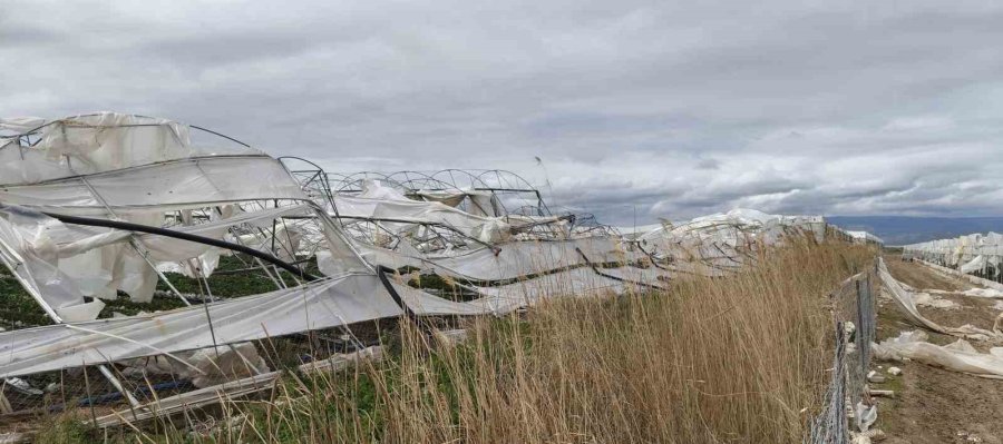 Silifke’de Hortum Seraları Yerle Bir Etti
