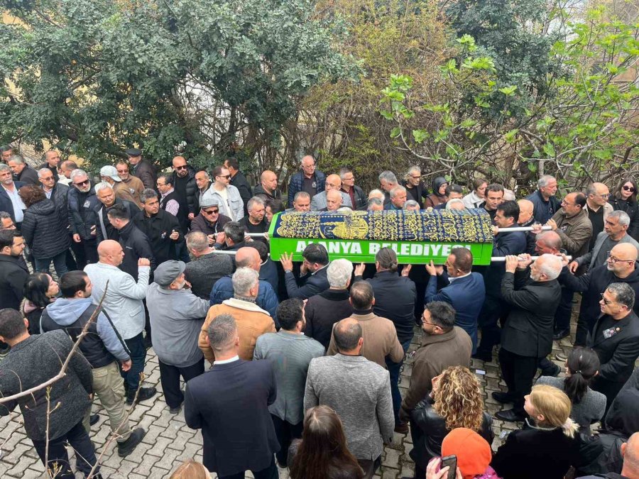 Hayatını Kaybeden Gazeteci Fazıl Tunç Son Yolculuğuna Uğurlandı