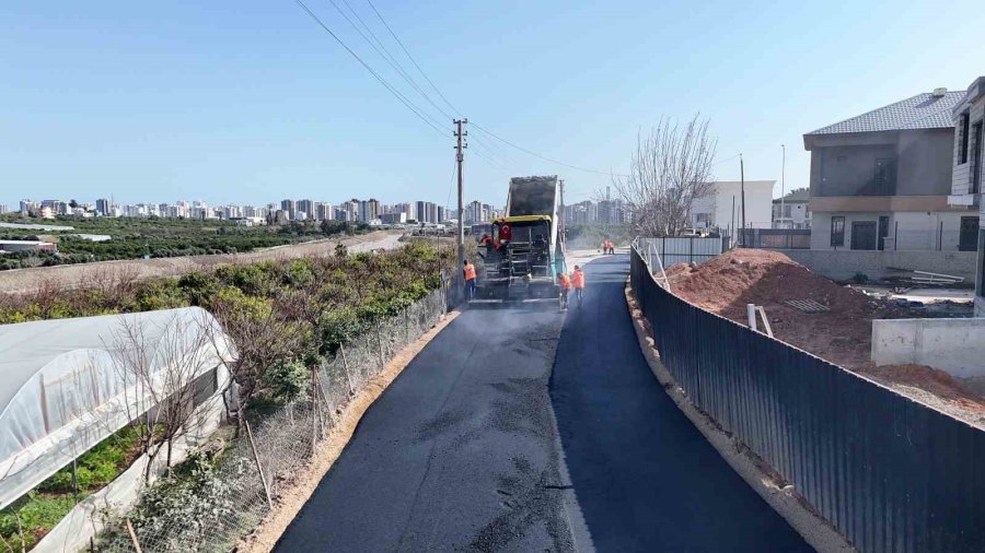 Mezitli’de Sıcak Asfalt Atağı