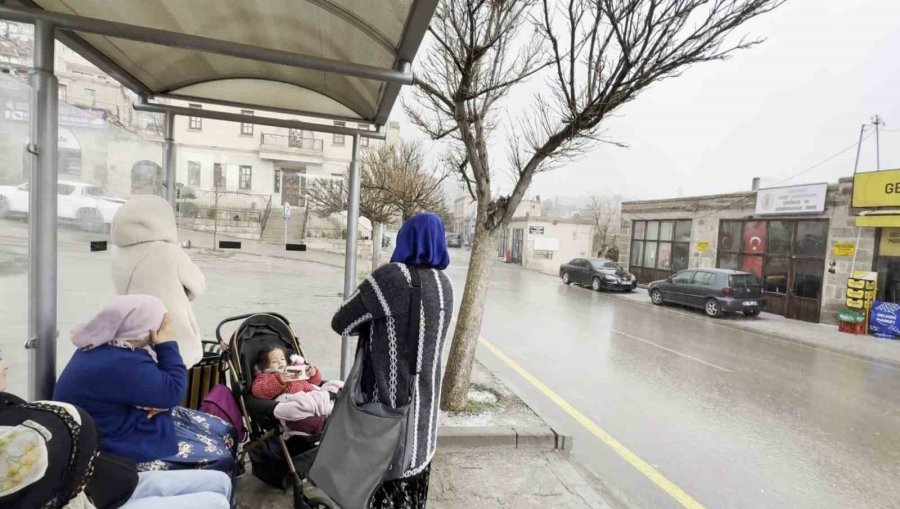 Aksaray’ın Güzelyurt İlçesinde Şiddetli Yağış Etkili Oluyor
