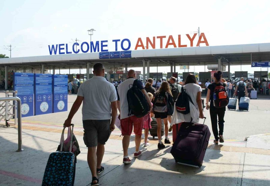Antalya Turizminde Bayram Bilançosu: Doluluk Yüzde 70-85 Bandında Seyretti