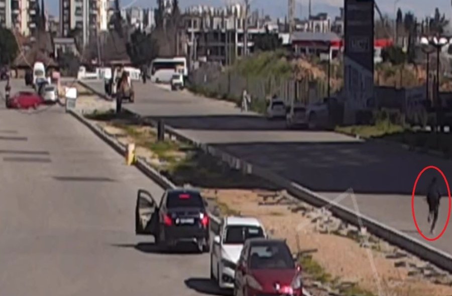 Antalya’da Otomobile ’60 Milyon Tl’ Kurşunu