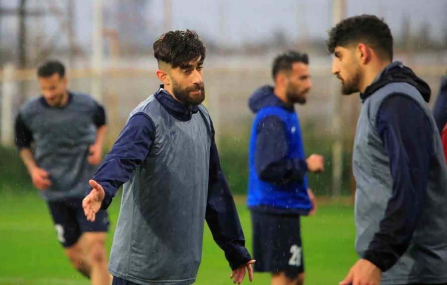 İran Milli Takımı Kamp İçin Antalya’ya Geldi