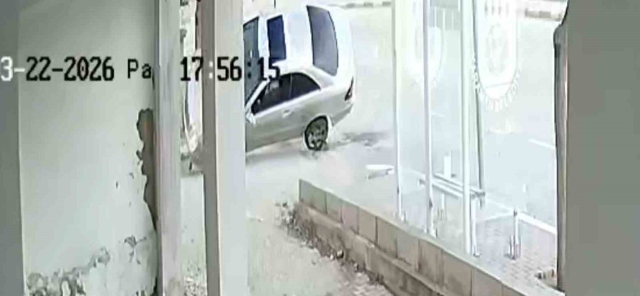 Karaman’da Otomobilin Takla Attığı Anlar Kameraya Yansıdı