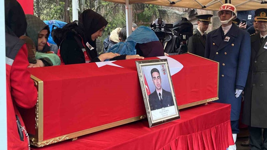 Konyalı Şehit Uzman Çavuş Selman Akarsel Son Yolculuğuna Uğurlandı