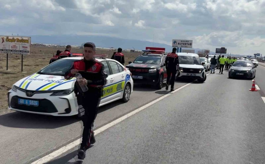 Aksaray’da Nefes Kesen Şüpheli Polis Kovalamacası Kamerada: 3 Gözaltı