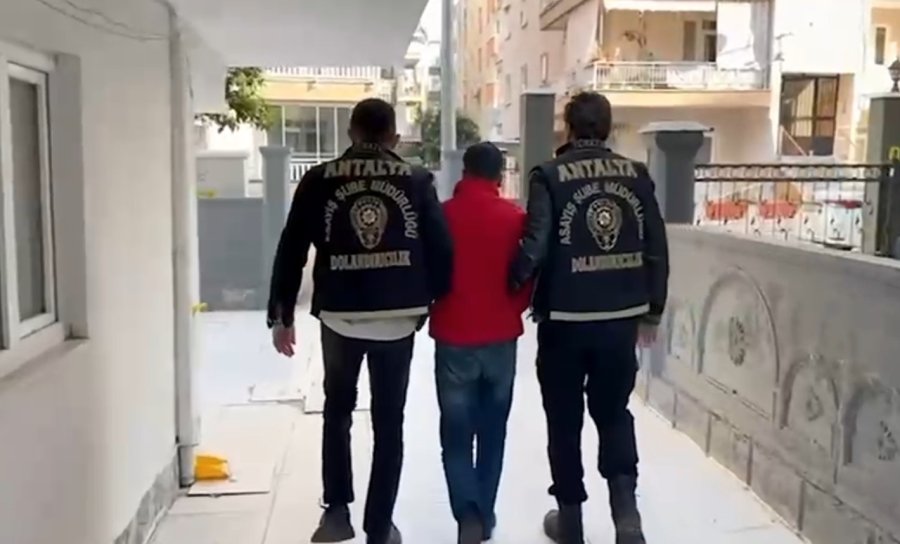 Yüksek Kâr Ve Banka Promosyonu Vaadiyle 480 Bin Lira Dolandırdılar