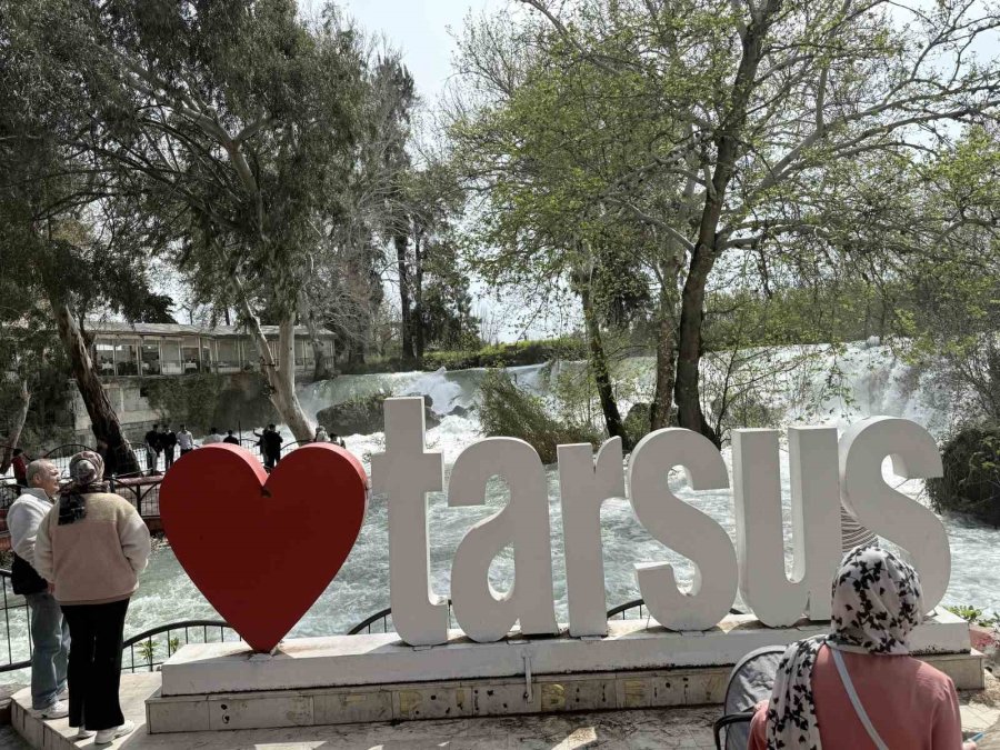 Tarsus Şelalesi’ne Yağış Sonrası Ziyaretçi Akını