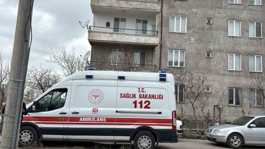 Kızı Ve Damadı Tarafından Evinde Ölü Bulundu