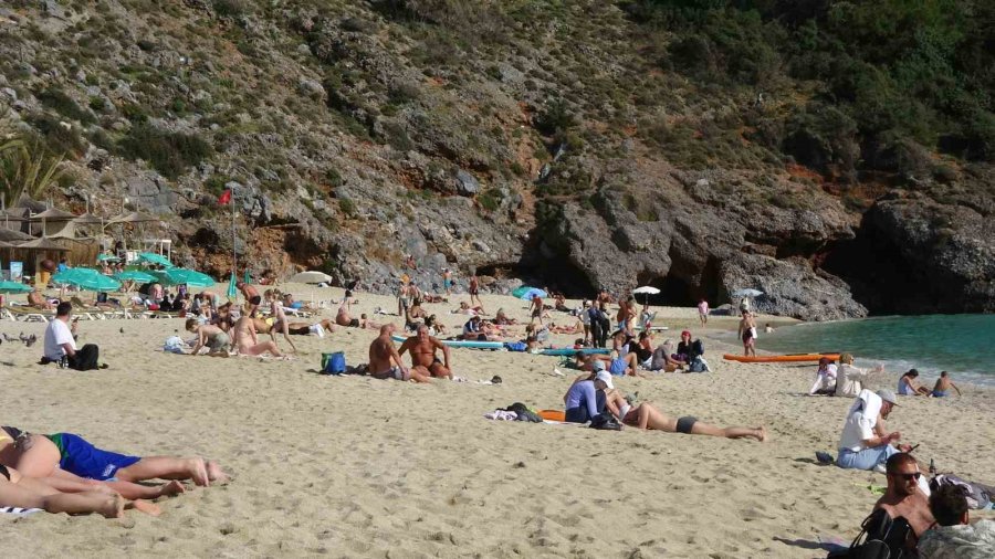 Alanya’da Mart Ayında Deniz Keyfi