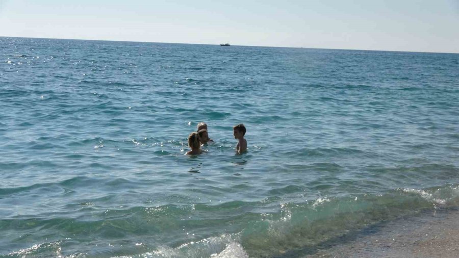 Alanya’da Mart Ayında Deniz Keyfi