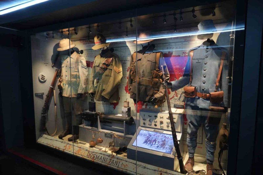 Çanakkale Ruhunu Taşıyan Mobil Müze Tırı Niğde’de Ziyarete Açıldı