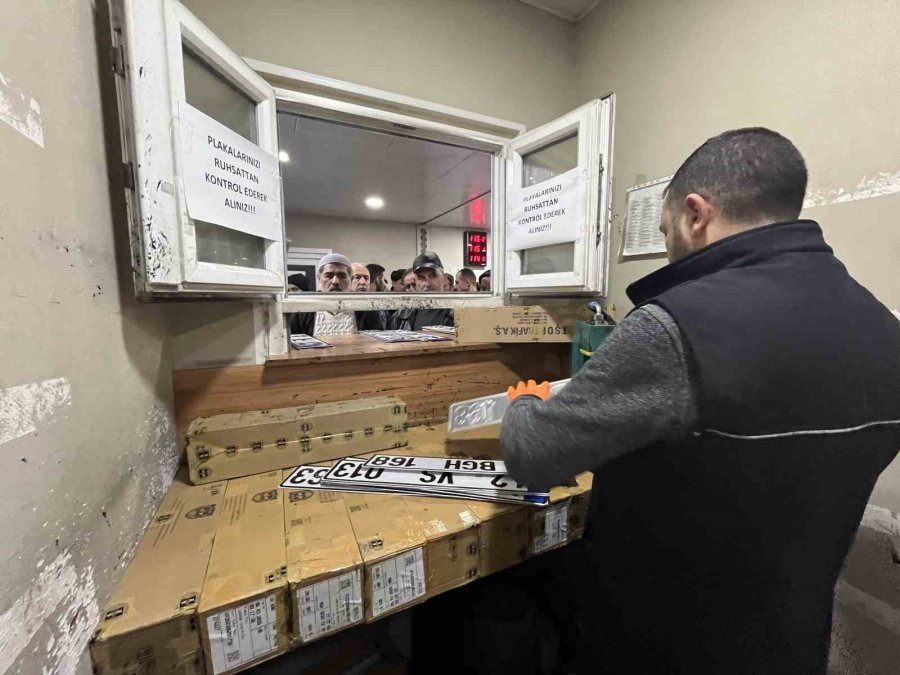 Konya’da Plaka Basım Yoğunluğu Devam Ediyor