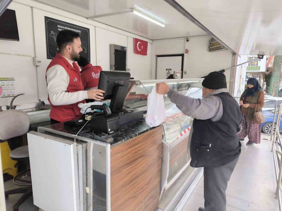 Halk Et Mobil Satış Tırı’na İlçelerde Yoğun İlgi