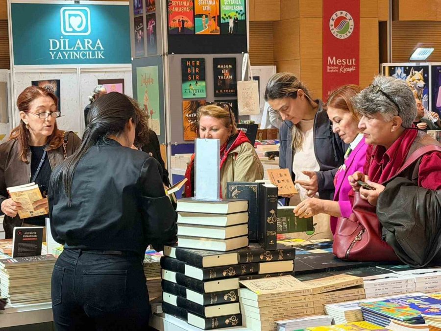 Kepez Kitap Fuarı Kapılarını Açtı: Edebiyat Dolu 10 Gün Başladı