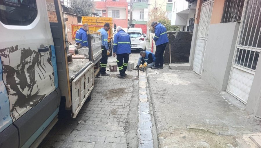 Akdeniz’de Yol Ve Kaldırımlar Yenileniyor