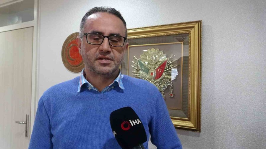 Okul Koridorunda Para Buldu, Aklına İlk Gelen Hadisle Öğretmenler Odasının Yolunu Tuttu