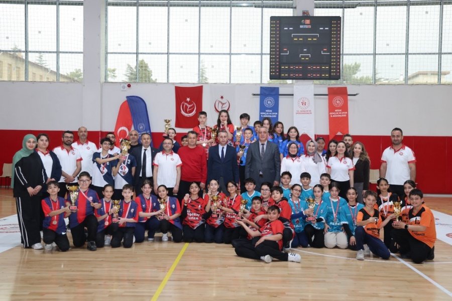 Niğde’de Floor Curlıng Heyecanı Yaşandı