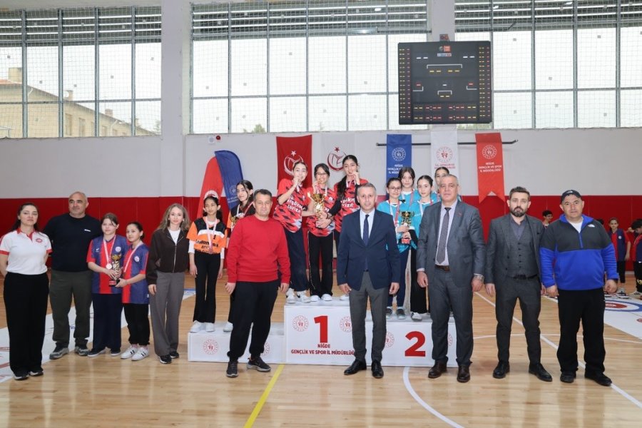 Niğde’de Floor Curlıng Heyecanı Yaşandı