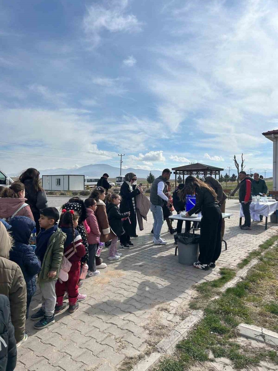 Çocuklar, Tarımsal Üretimi Yerinde İnceledi