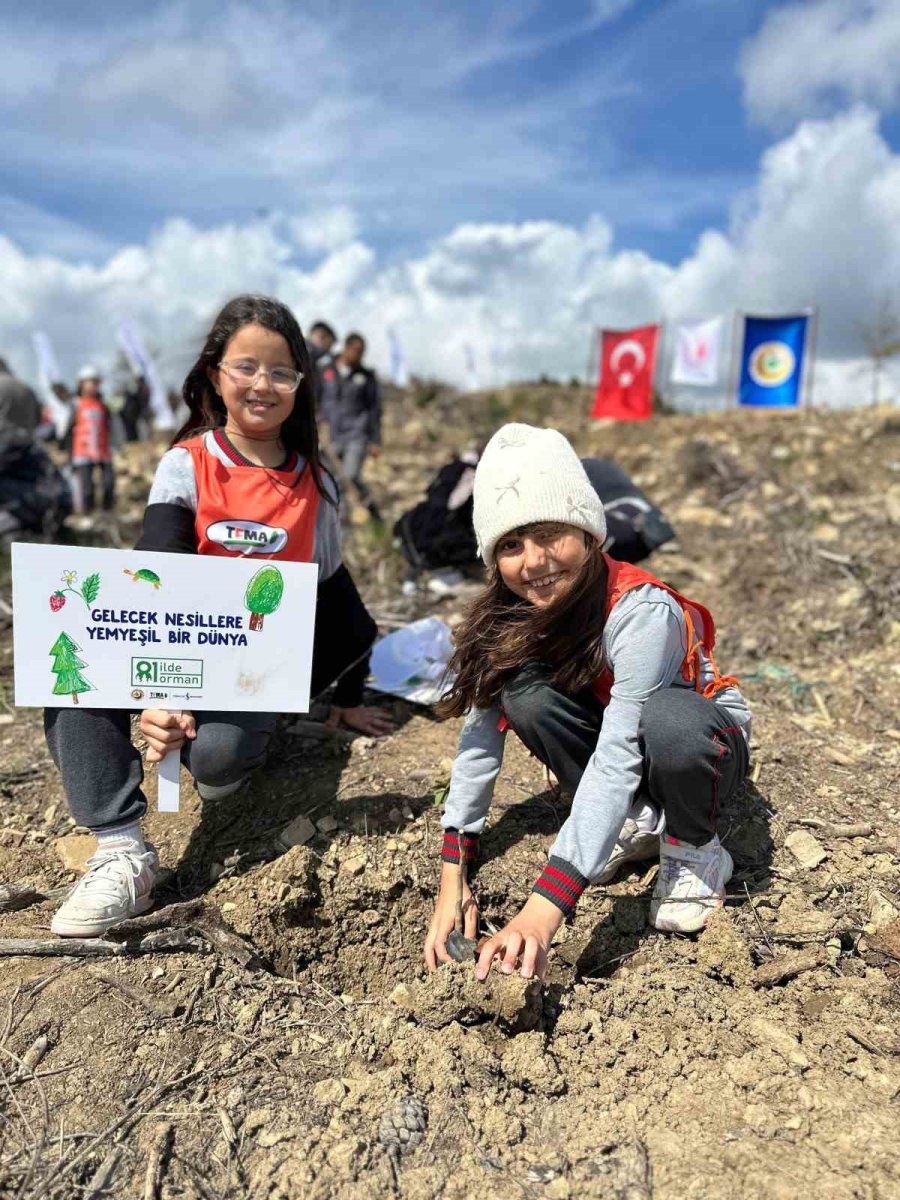 "81 İlde 81 Orman" Projesi İlkbahar Dikimleriyle Devam Ediyor