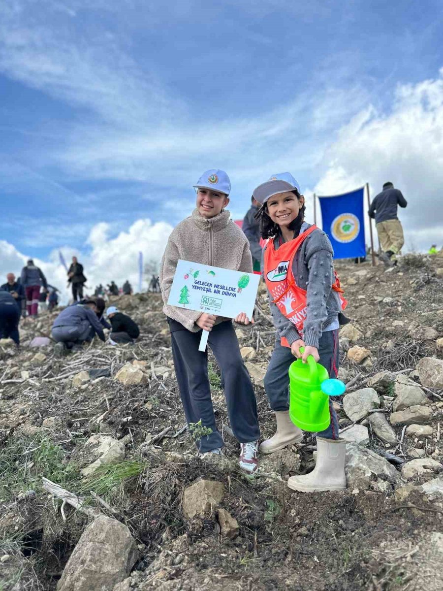 "81 İlde 81 Orman" Projesi İlkbahar Dikimleriyle Devam Ediyor